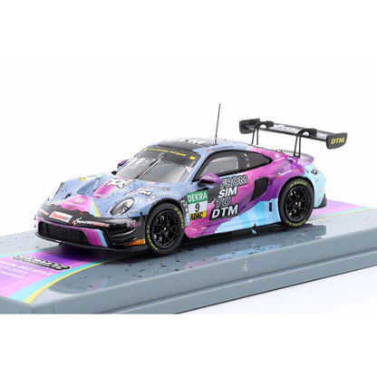 Modellauto Porsche 911 GT3 R (992) From Sim to DTM #9 DTM 2023 Toksport WRT Tarmac Works Maßstab 1:64