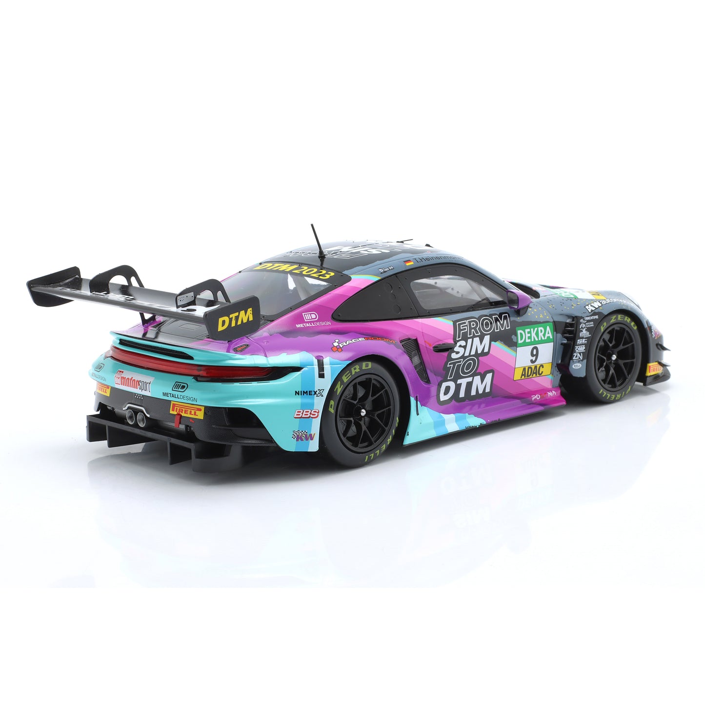 Modellauto Porsche 911 GT3 R (992) From Sim to DTM #9 DTM 2023 Toksport WRT Ixo Maßstab 1:18 Modellauto des Jahres 2025