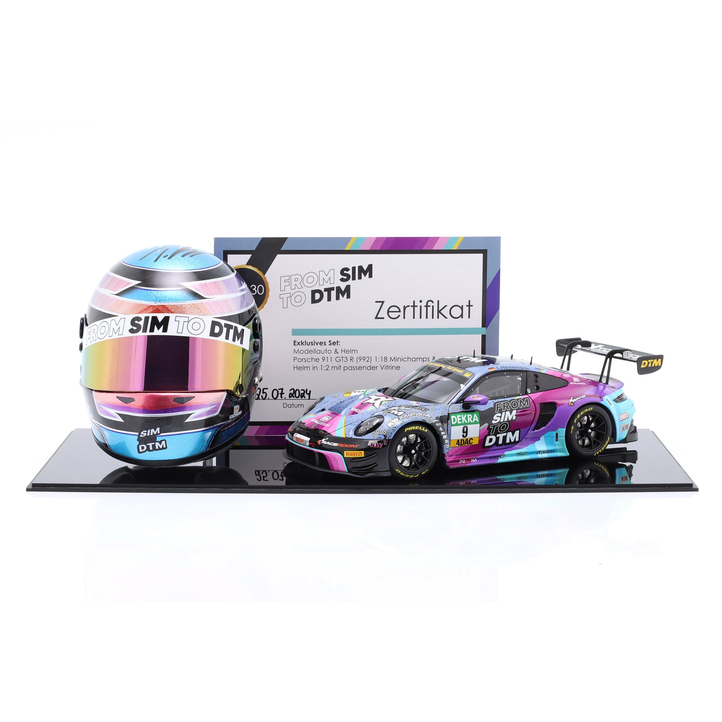 Collector's Edition From Sim to DTM - Modellauto & Helm & Vitrine